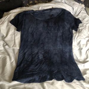 Women’s blue tee